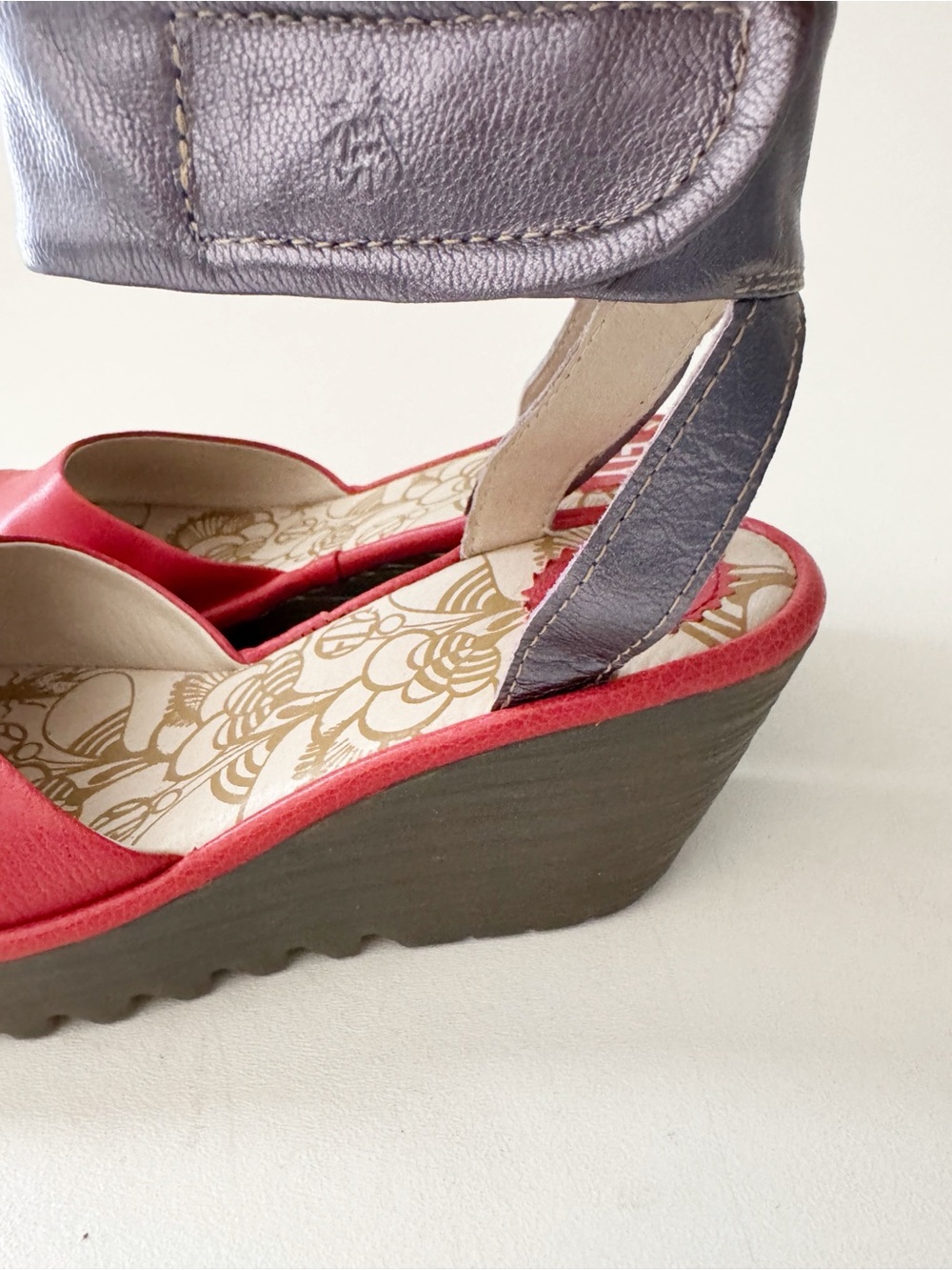 Fly London Yula Wedge Sandal EU 39 US 8.5 Leather Ankle Strap Casual - Picture 5 of 10
